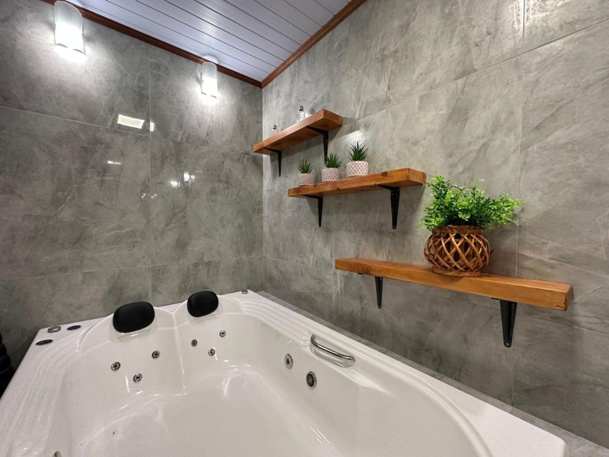 Апартаменты Apartamento Com Hidromassagem Em Грамаду Экстерьер фото